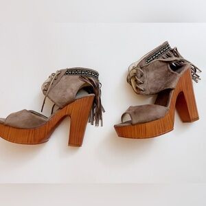 Mi.iM Taupe Platform Heels with Fringe and Wood Accents Boho Festival